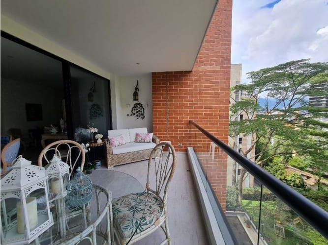 Apartamento de 3 alcobas en venta en Las Lomas, Medellín, 163 m² · foto 5 de 9