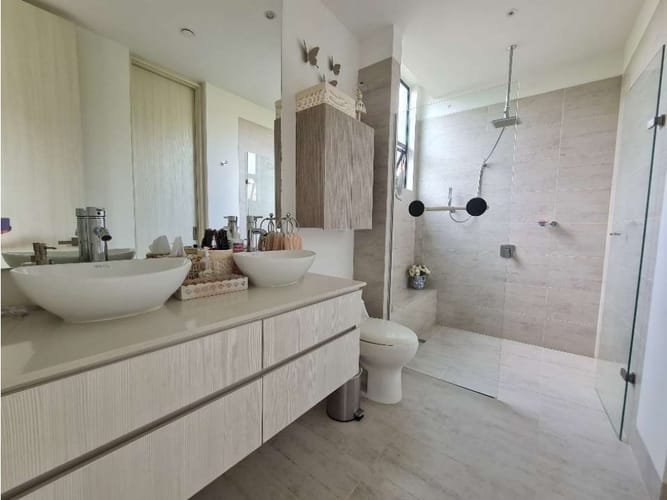 Apartamento de 3 alcobas en venta en Las Lomas, Medellín, 163 m² · foto 8 de 9