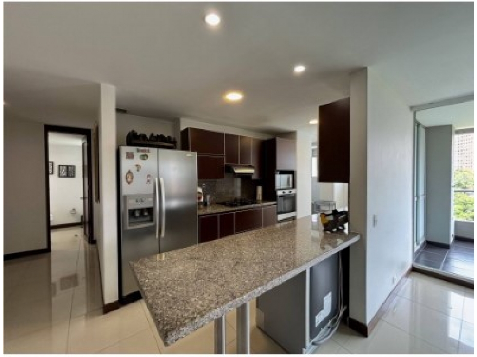 Apartamento de 2 alcobas en venta en El Poblado, Medellín, 146 m² · foto 7 de 17