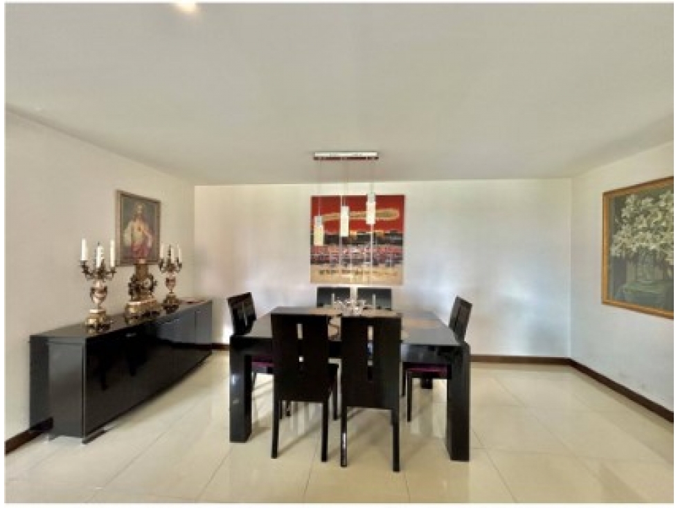 Apartamento de 2 alcobas en venta en El Poblado, Medellín, 146 m² · foto 9 de 17