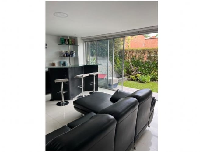 Casa de 4 alcobas en venta en Loma Benedictinos, Envigado, 274 m² · foto 5 de 21