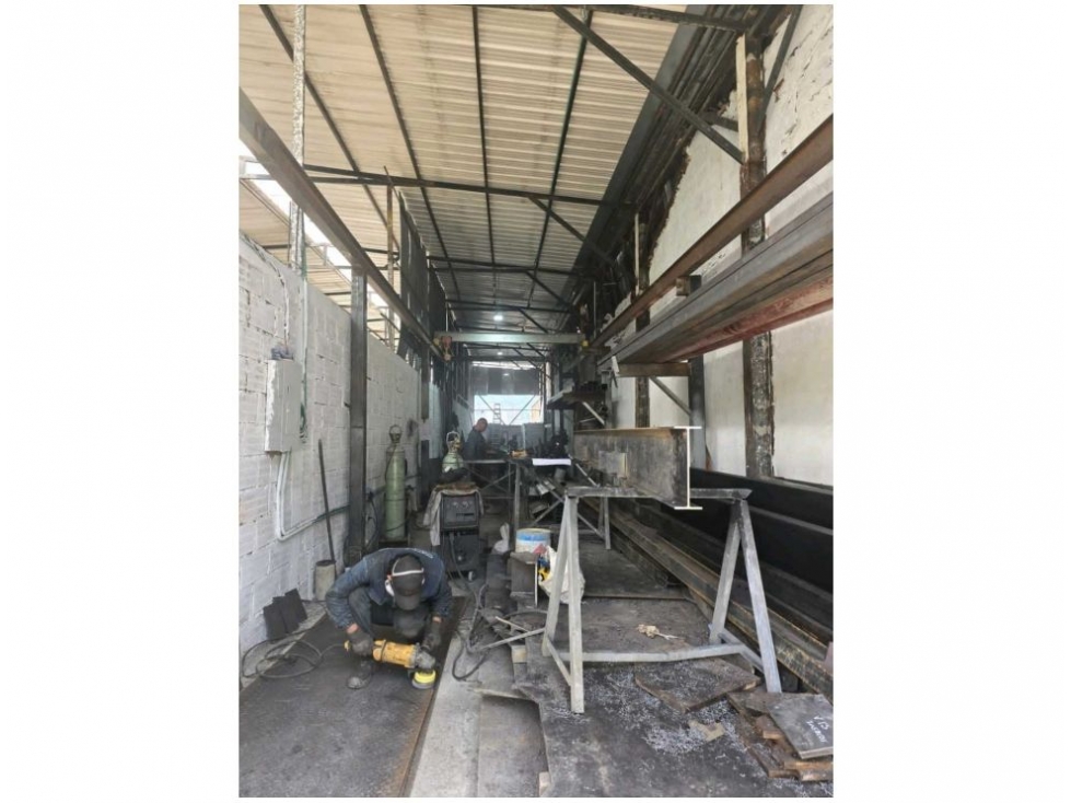 Bodega en venta en Bellavista, Medellín, 630 m² · foto 4 de 5