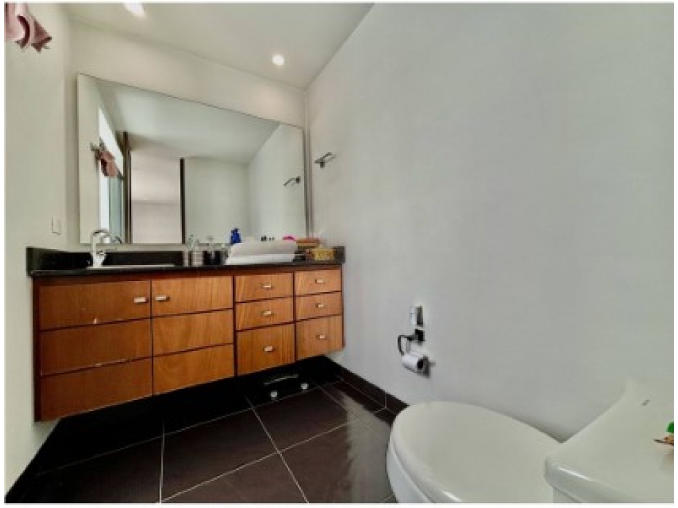 Apartamento de 2 alcobas en venta en El Poblado, Medellín, 146 m² · foto 13 de 17