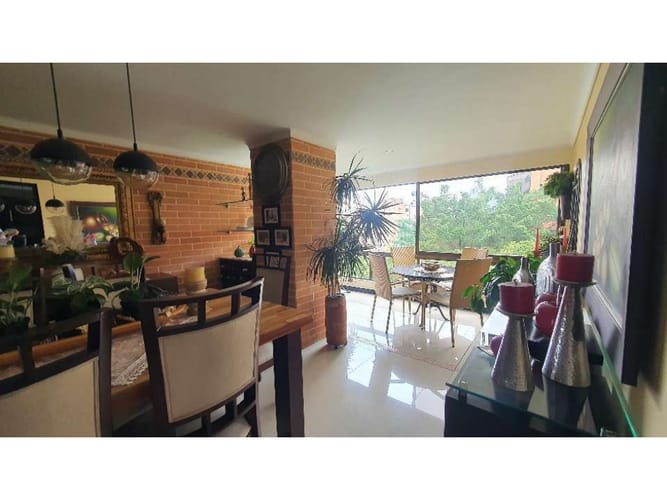 Apartamento de 4 alcobas en venta en El Poblado, Medellín, 207 m² · foto 10 de 18