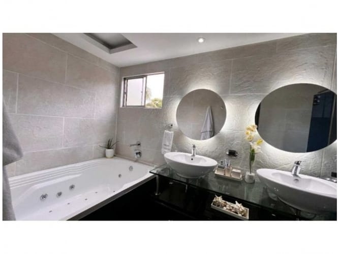 Casa de 4 alcobas en venta en Loma Benedictinos, Envigado, 274 m² · foto 18 de 21
