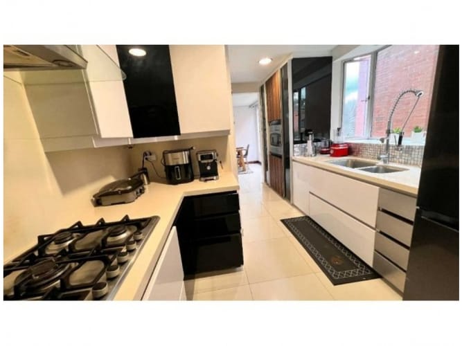 Casa de 4 alcobas en venta en Loma Benedictinos, Envigado, 274 m² · foto 19 de 21