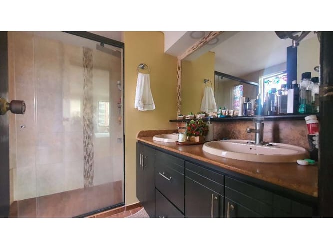 Apartamento de 4 alcobas en venta en El Poblado, Medellín, 207 m² · foto 13 de 18