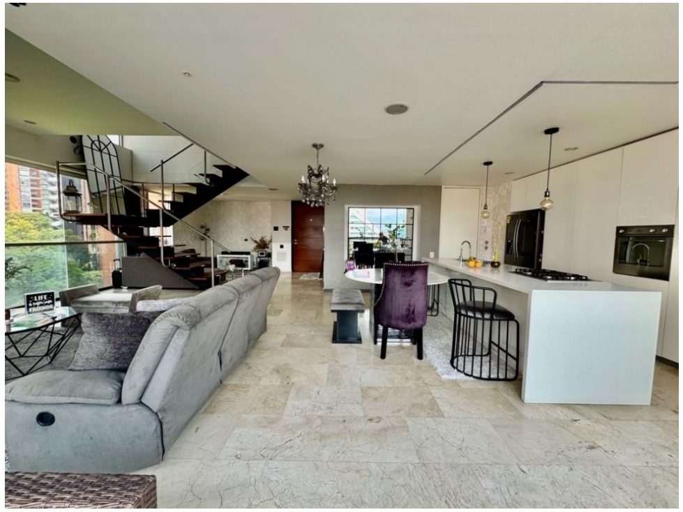 Apartamento de 2 alcobas en venta en Alejandría, Medellín, 207 m² · foto 4 de 24