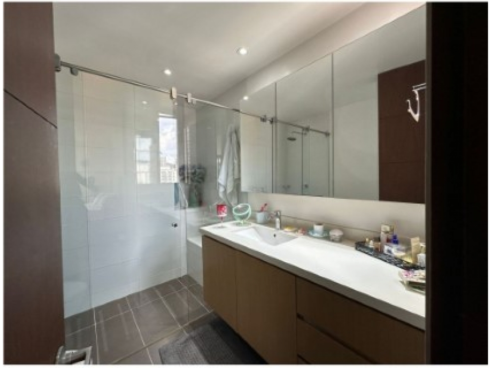 Apartamento de 2 alcobas en venta en La Florida, Medellín, 141 m² · foto 9 de 19