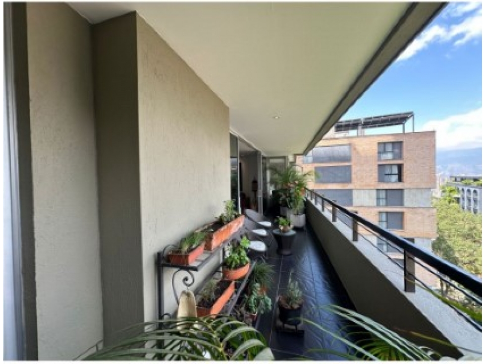 Apartamento de 2 alcobas en venta en La Florida, Medellín, 141 m² · foto 11 de 19