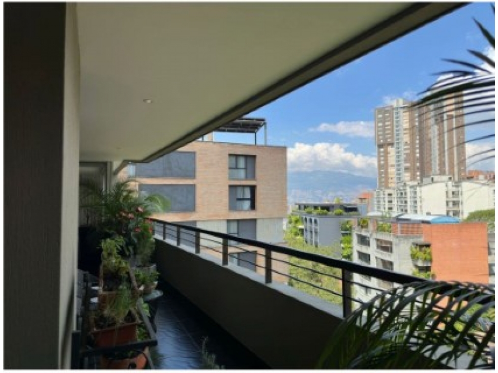 Apartamento de 2 alcobas en venta en La Florida, Medellín, 141 m² · foto 12 de 19