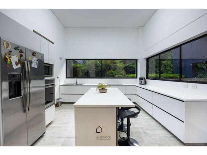 Casa de 4 alcobas en venta en Loma Benedictinos, Envigado, 445 m² · foto 6 de 14