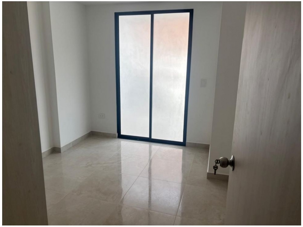 Apartamento en venta en La Castellana, Medellín · foto 2 de 14