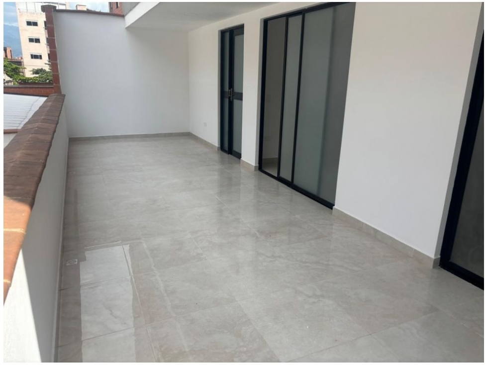 Apartamento en venta en La Castellana, Medellín · foto 3 de 14