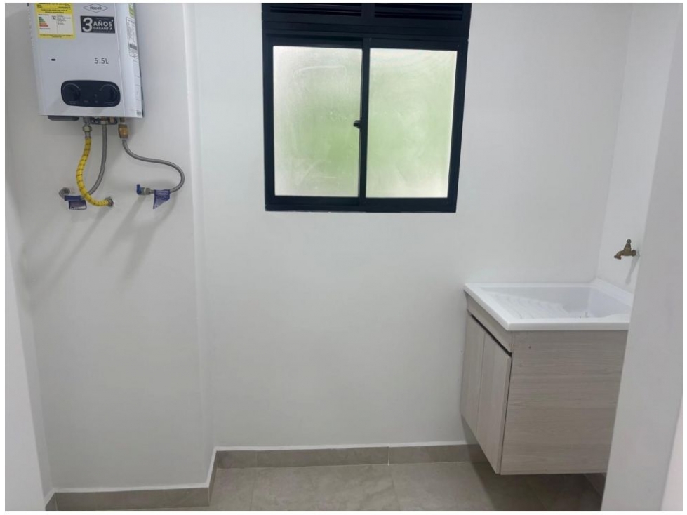 Apartamento en venta en La Castellana, Medellín · foto 8 de 14