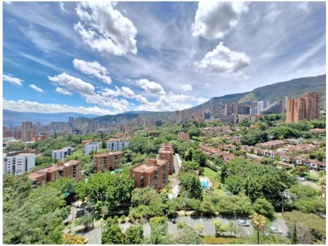 Apartamento de 3 alcobas en venta en El Poblado, Medellín, 210 m² · foto 3 de 24