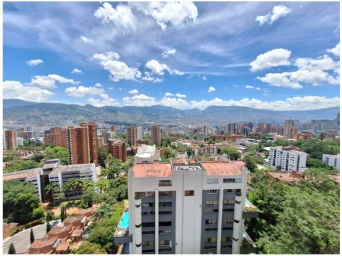 Apartamento de 3 alcobas en venta en El Poblado, Medellín, 210 m² · foto 4 de 24