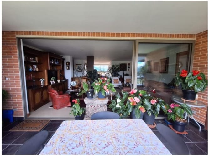 Apartamento de 3 alcobas en venta en El Poblado, Medellín, 210 m² · foto 7 de 24