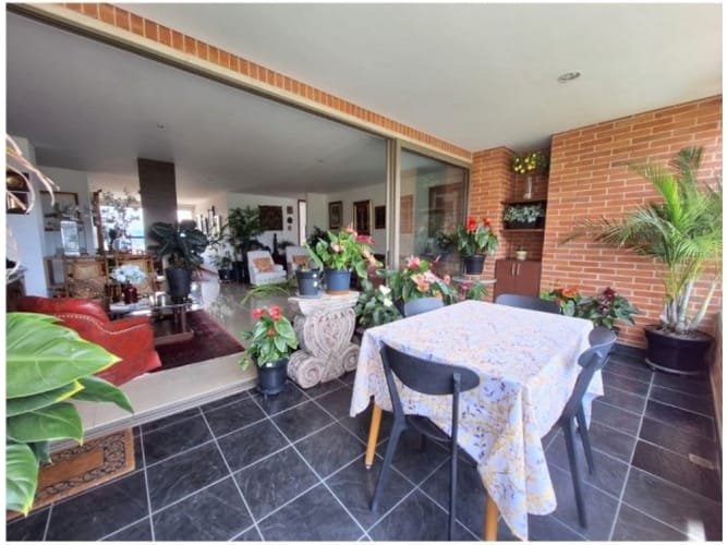 Apartamento de 3 alcobas en venta en El Poblado, Medellín, 210 m² · foto 9 de 24