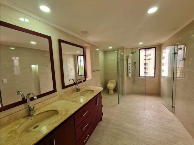 Apartamento de 4 alcobas en venta en El Poblado, Medellín, 435 m² · foto 5 de 15