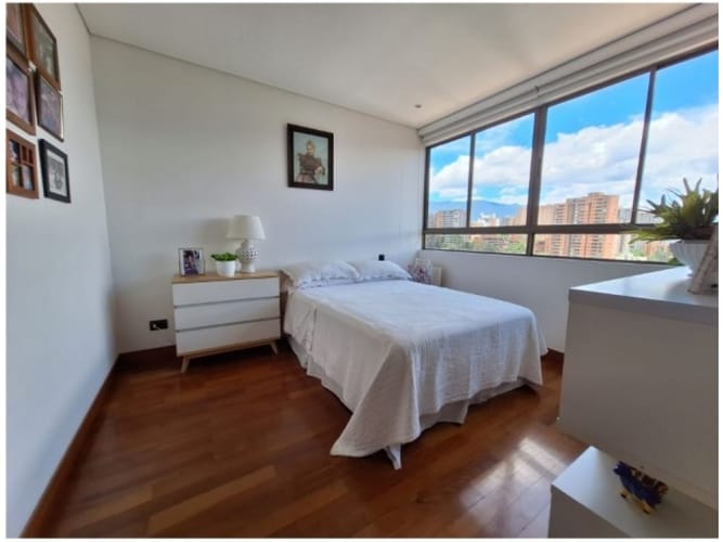 Apartamento de 3 alcobas en venta en El Poblado, Medellín, 210 m² · foto 12 de 24