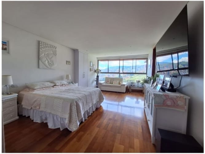 Apartamento de 3 alcobas en venta en El Poblado, Medellín, 210 m² · foto 15 de 24