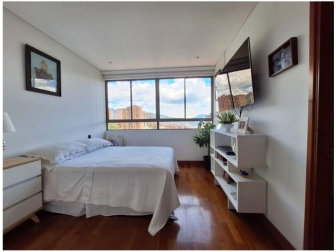 Apartamento de 3 alcobas en venta en El Poblado, Medellín, 210 m² · foto 16 de 24