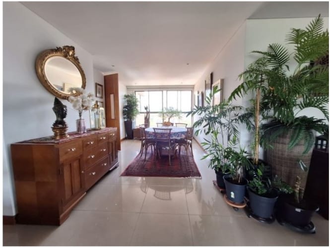 Apartamento de 3 alcobas en venta en El Poblado, Medellín, 210 m² · foto 17 de 24