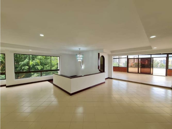 Apartamento de 4 alcobas en venta en El Poblado, Medellín, 435 m² · foto 13 de 15
