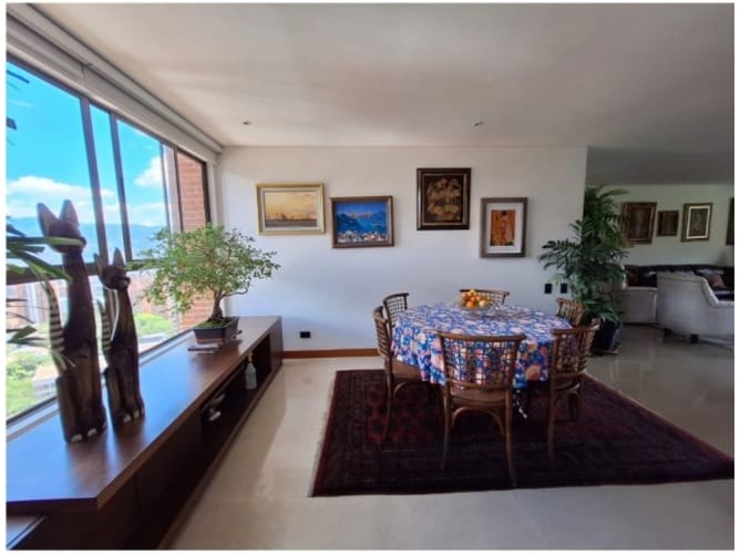Apartamento de 3 alcobas en venta en El Poblado, Medellín, 210 m² · foto 21 de 24