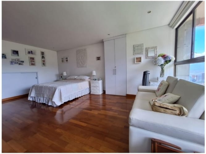 Apartamento de 3 alcobas en venta en El Poblado, Medellín, 210 m² · foto 22 de 24