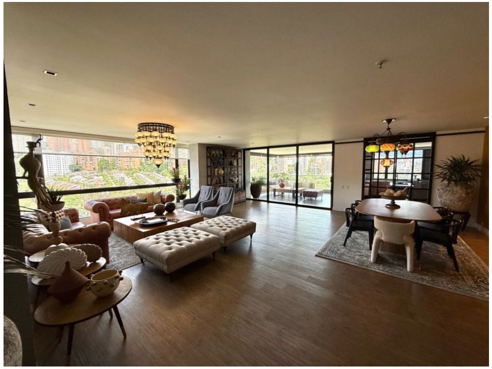 Apartamento de 3 alcobas en venta en El Poblado, Medellín, 330 m² · foto 4 de 17