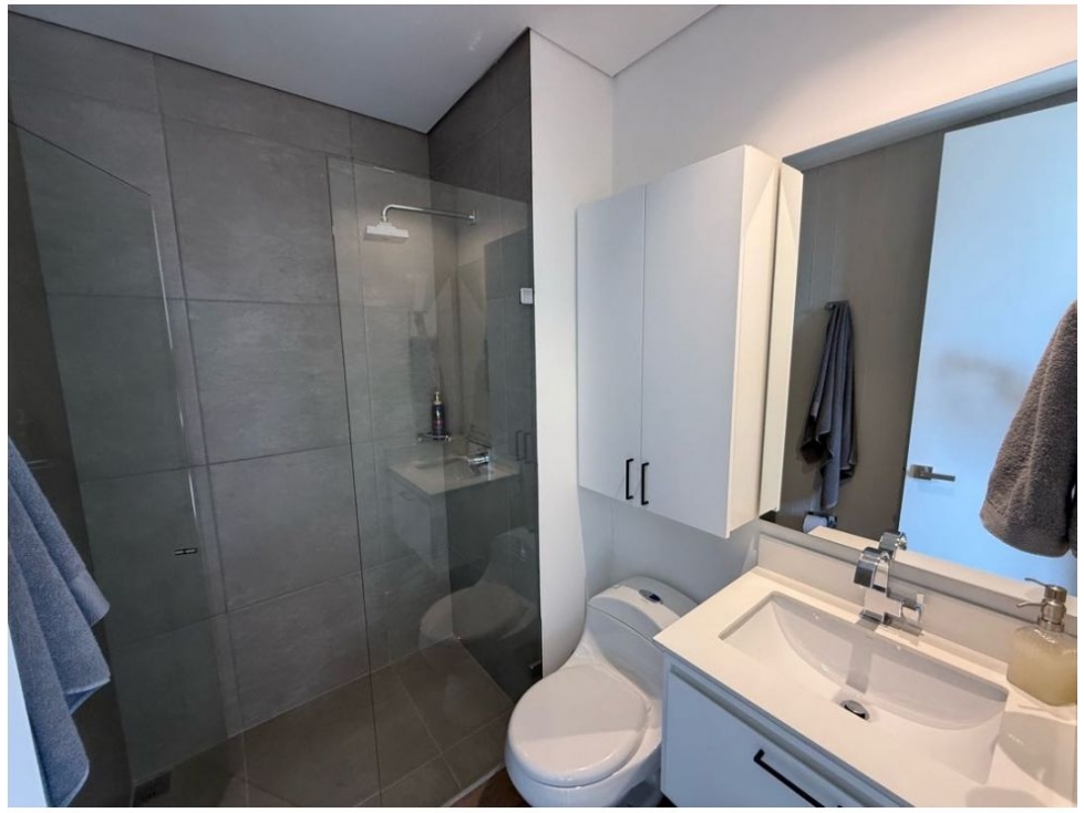 Apartamento de 3 alcobas en venta en El Poblado, Medellín, 330 m² · foto 7 de 17