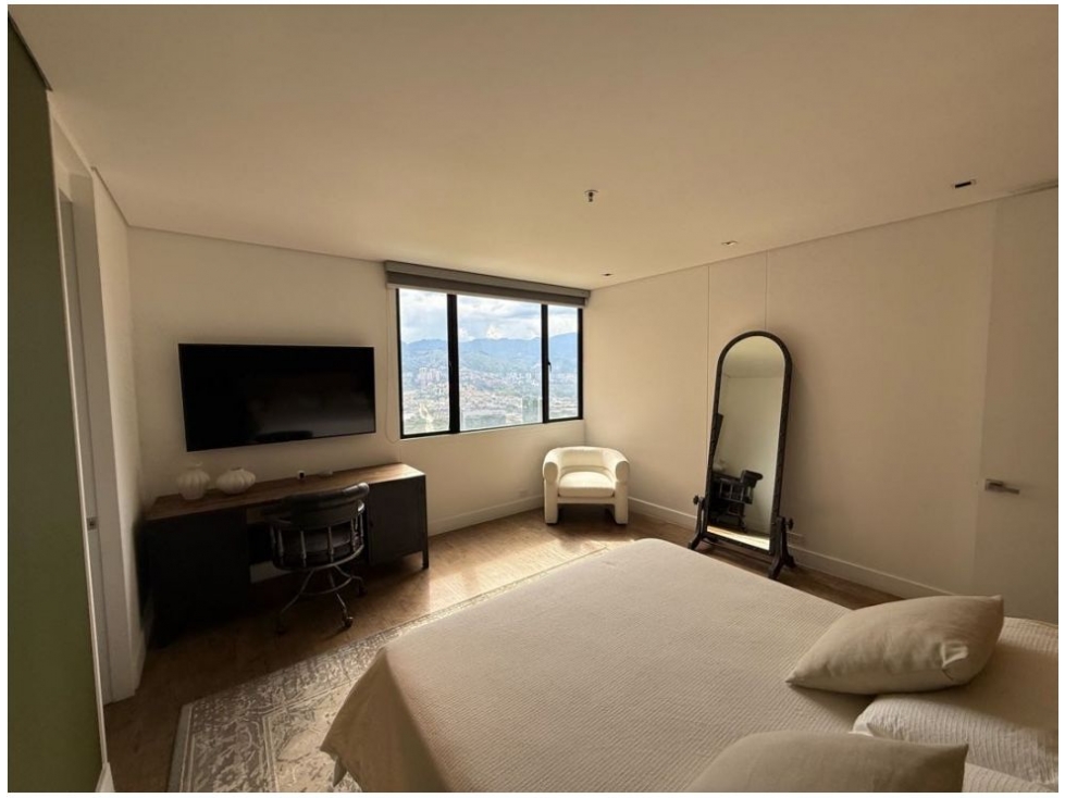 Apartamento de 3 alcobas en venta en El Poblado, Medellín, 330 m² · foto 12 de 17