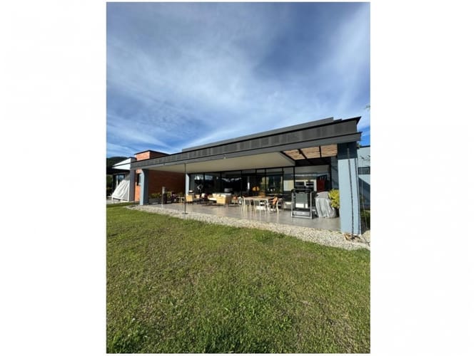 Casa de 3 alcobas en venta en Pantanillo, El Retiro, 380 m² · foto 2 de 11