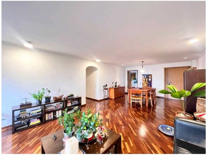Apartamento de 3 alcobas en venta en El Tesoro, Medellín, 148 m² · foto 2 de 16