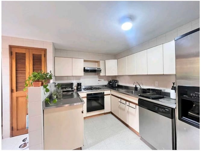 Apartamento de 3 alcobas en venta en El Tesoro, Medellín, 148 m² · foto 10 de 16