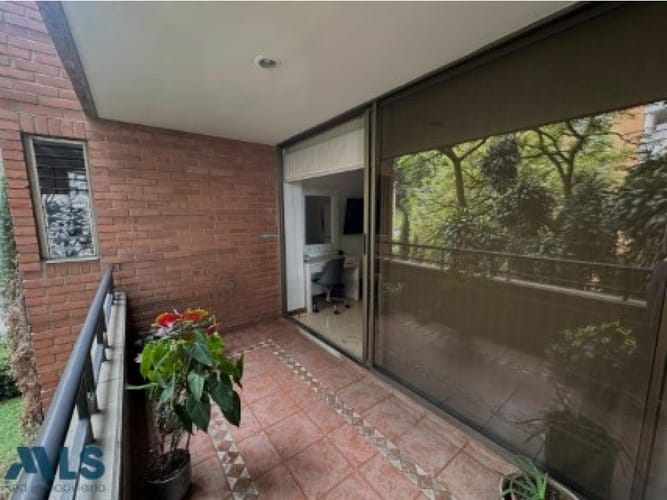 Apartamento de 3 alcobas en venta en El Tesoro, Medellín, 164 m² · foto 9 de 24