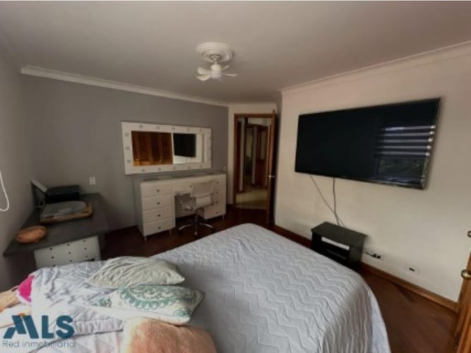 Apartamento de 3 alcobas en venta en El Tesoro, Medellín, 164 m² · foto 15 de 24