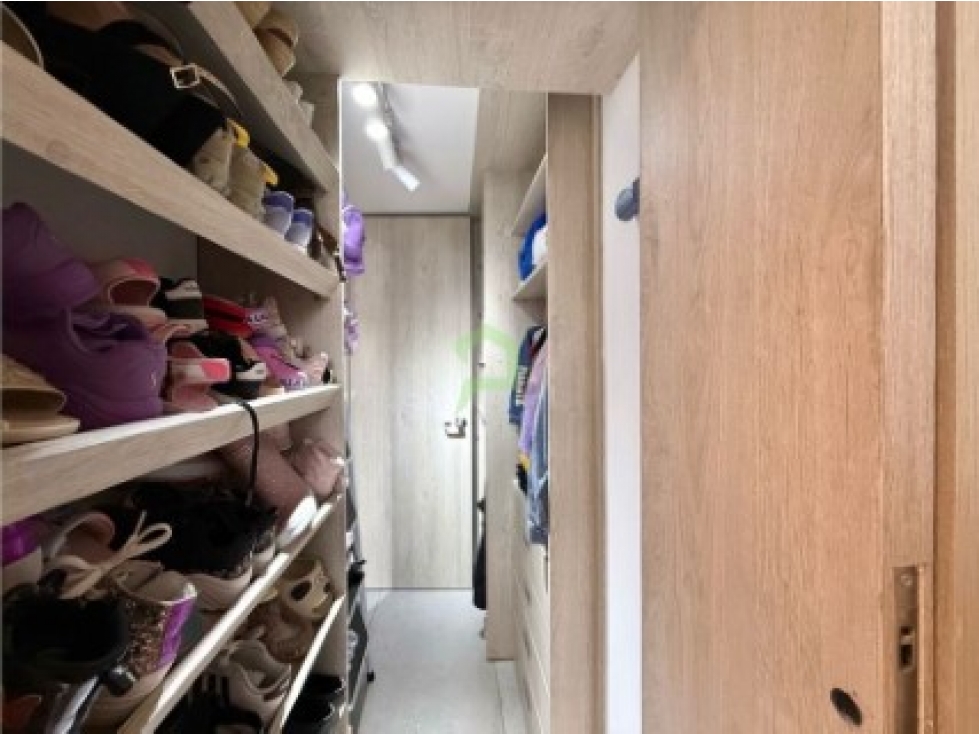 Apartamento de 3 alcobas en venta en Urbanizacion La Florida, Medellín, 113 m² · foto 13 de 20