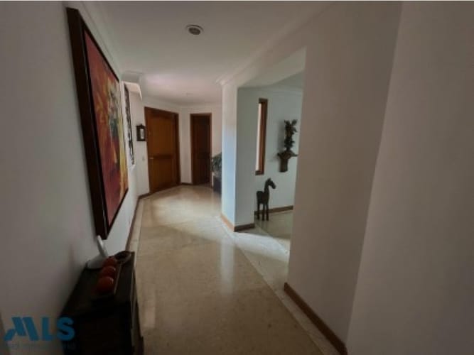 Apartamento de 3 alcobas en venta en El Tesoro, Medellín, 164 m² · foto 16 de 24
