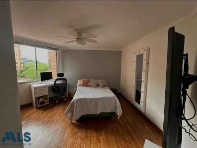 Apartamento de 3 alcobas en venta en El Tesoro, Medellín, 164 m² · foto 18 de 24
