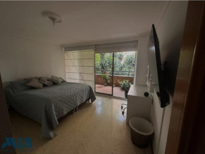 Apartamento de 3 alcobas en venta en El Tesoro, Medellín, 164 m² · foto 19 de 24