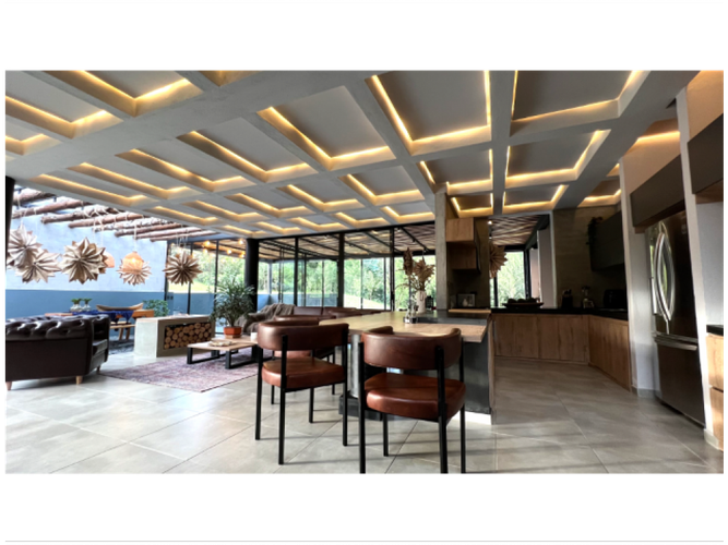 Casa de 3 alcobas en venta en El Capiro, Envigado, 600 m² · foto 3 de 20