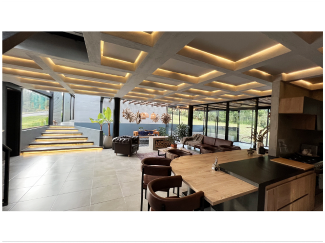 Casa de 3 alcobas en venta en El Capiro, Envigado, 600 m² · foto 4 de 20