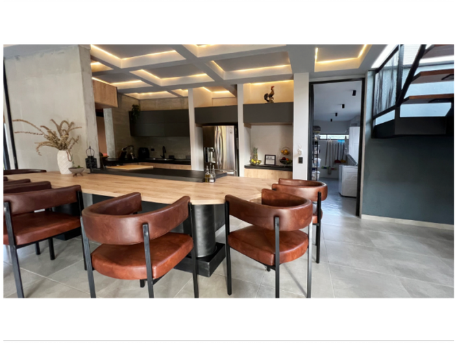 Casa de 3 alcobas en venta en El Capiro, Envigado, 600 m² · foto 5 de 20