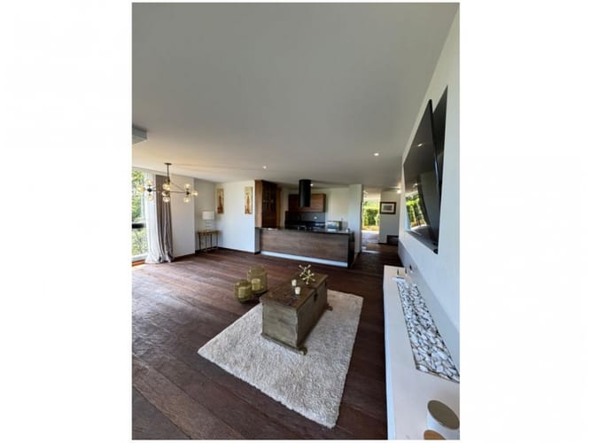 Apartamento de 3 alcobas en venta en El Retiro, 184 m² · foto 2 de 15