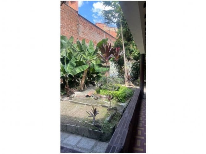 Casa de 5 alcobas en venta en Laureles, Medellín, 331 m² · foto 10 de 15