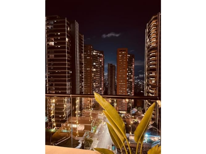 Apartamento de 2 alcobas en venta en El Poblado, Medellín, 88 m² · foto 4 de 7