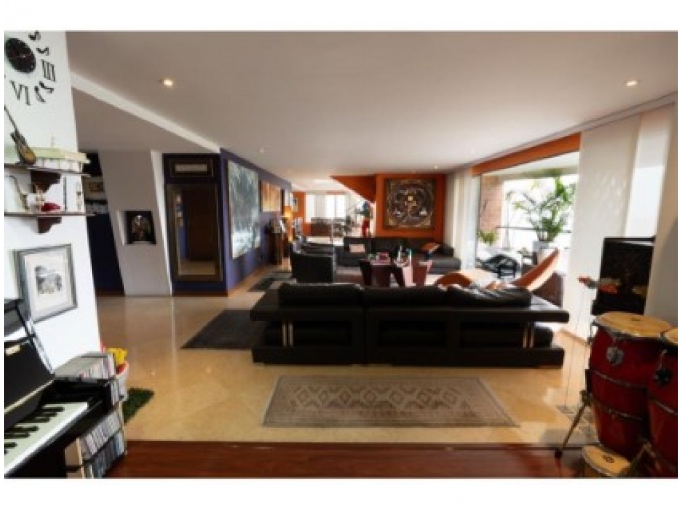 Apartamento de 4 alcobas en venta en San Lucas, Medellín, 387 m² · foto 4 de 16